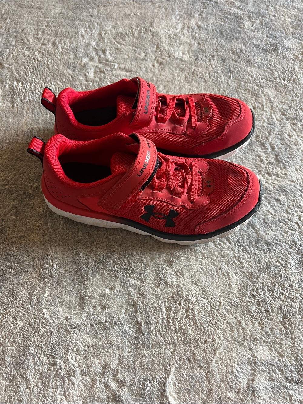 Under Armour Kids Red and Black Hook-and-Loop Sneakers